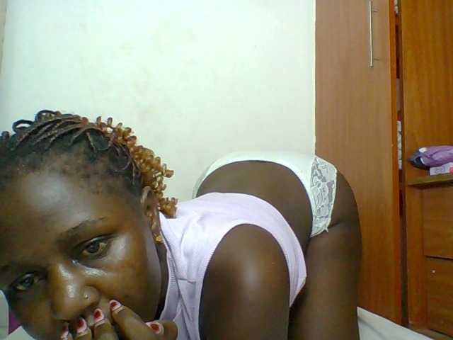 Chocolateskin4 live cam on BongaCams