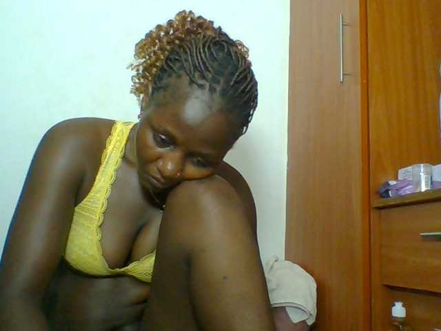 Chocolateskin4 live cam on BongaCams
