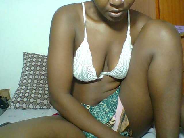 Chocolateskin4 live cam on BongaCams