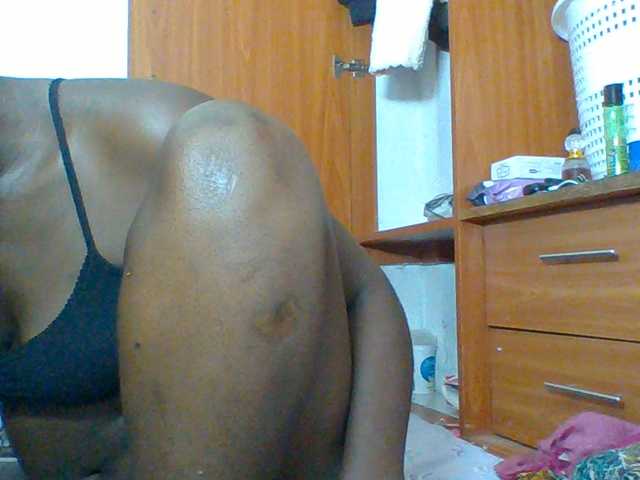Chocolateskin4 live cam preview