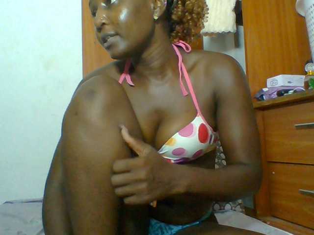 Chocolateskin4 live cam preview