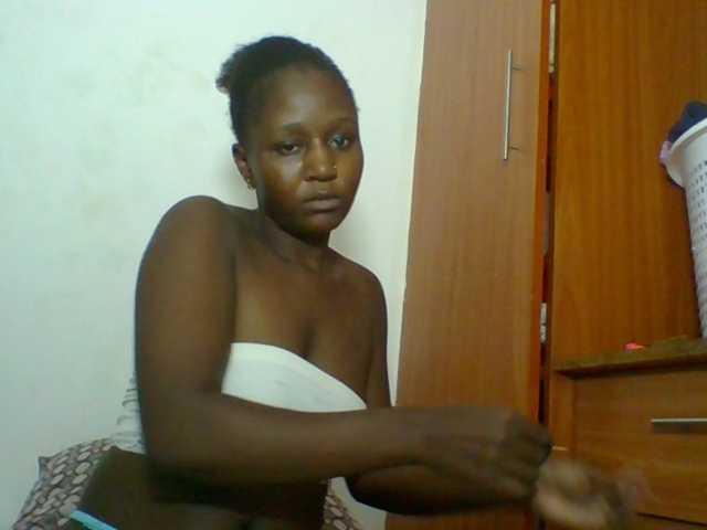 Chocolateskin4 live cam on BongaCams