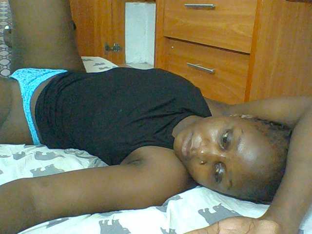 Chocolateskin4 live cam on BongaCams