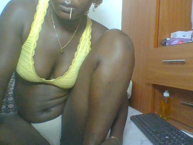 Chocolateskin4 live cam on BongaCams