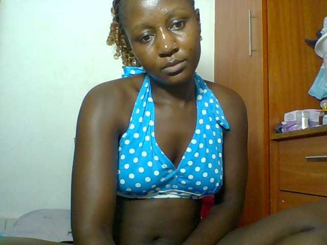 Chocolateskin4 live cam on BongaCams
