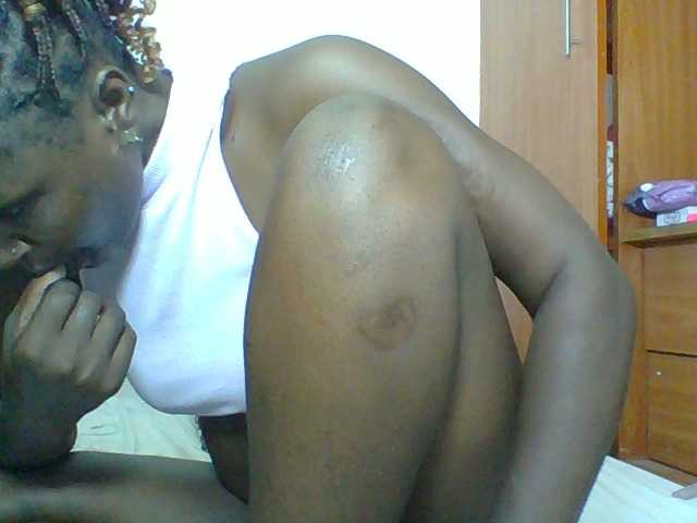 Chocolateskin4 live cam on BongaCams