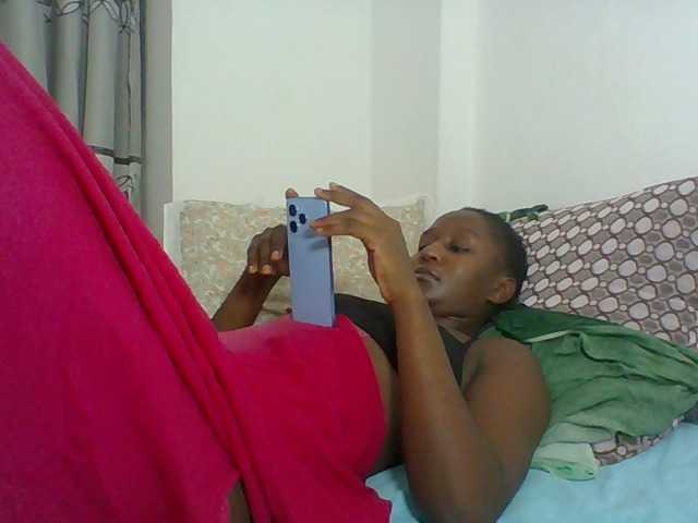 Chocolateskin4 live cam on BongaCams