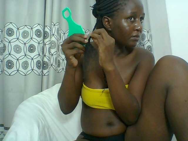 Chocolateskin4 live cam on BongaCams
