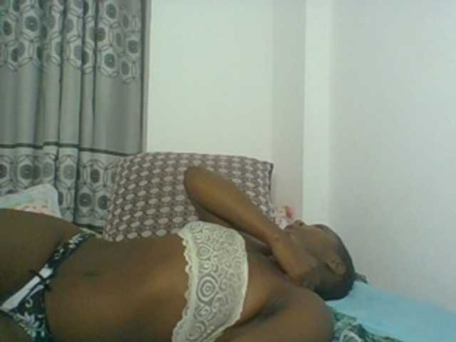 Chocolateskin4 live cam on BongaCams