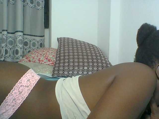 Chocolateskin4 live cam on BongaCams