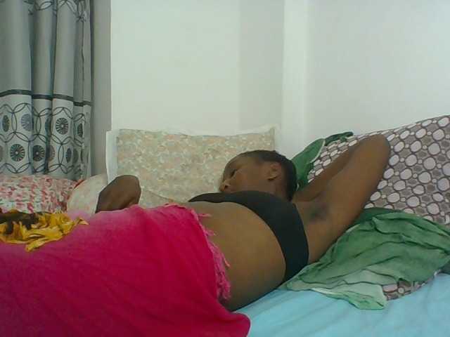 Chocolateskin4 live cam on BongaCams