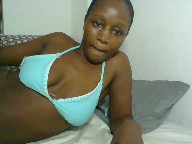 Chocolateskin4 live cam on BongaCams