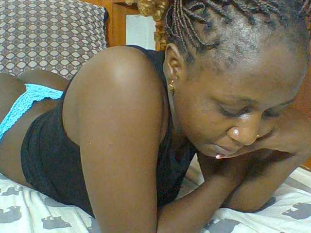Chocolateskin4 live cam on BongaCams