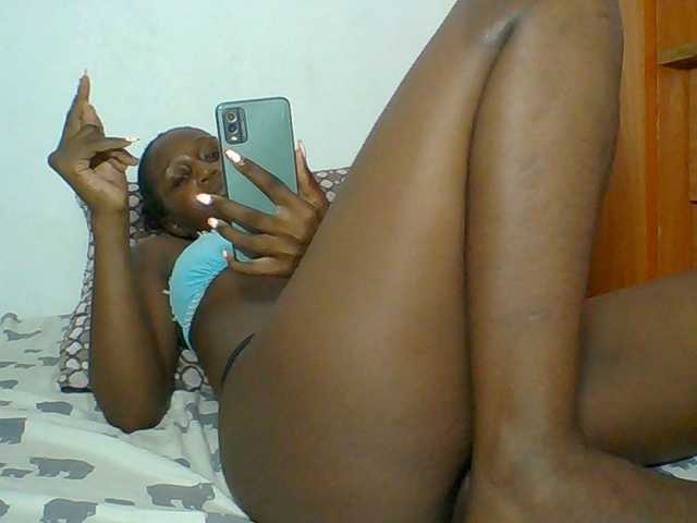 Chocolateskin4 live cam on BongaCams