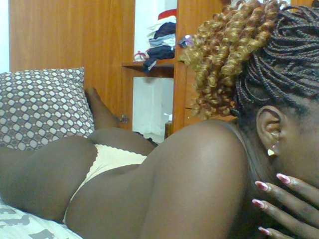 Chocolateskin4 live cam on BongaCams