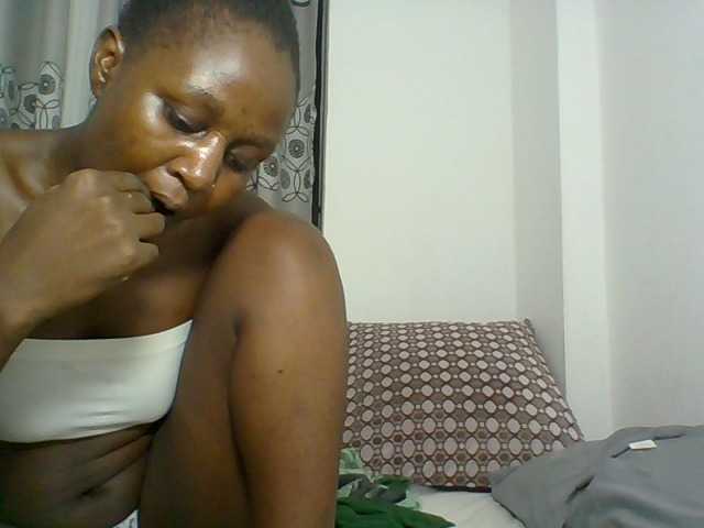 Chocolateskin4 live cam on BongaCams