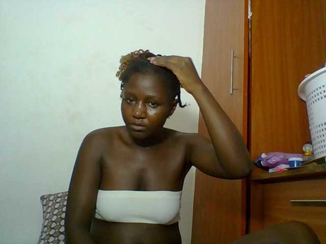 Chocolateskin4 live cam on BongaCams