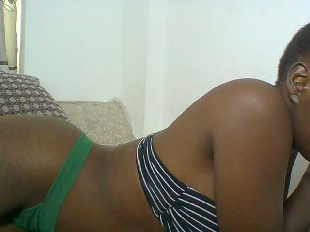 Chocolateskin4 live cam on BongaCams