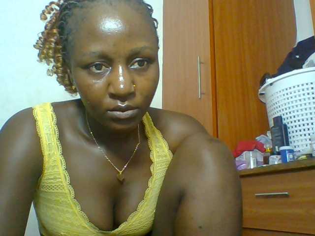 Chocolateskin4 live cam on BongaCams