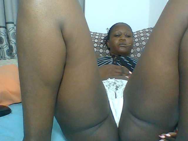 Chocolateskin4 live cam on BongaCams