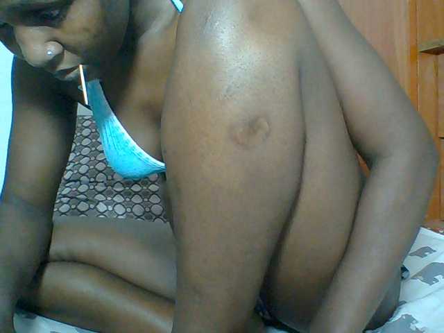 Chocolateskin4 live cam on BongaCams