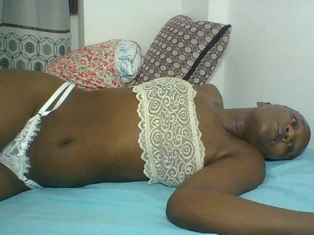 Chocolateskin4 live cam on BongaCams