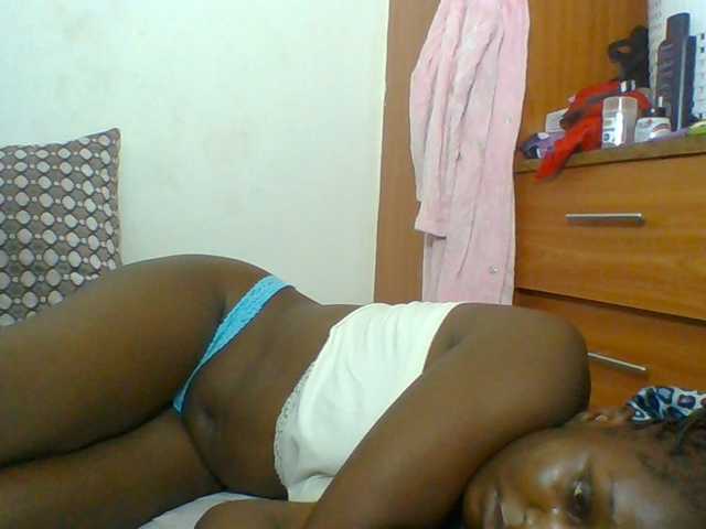 Chocolateskin4 live cam on BongaCams