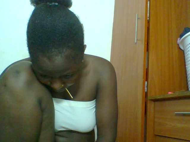 Chocolateskin4 live cam on BongaCams