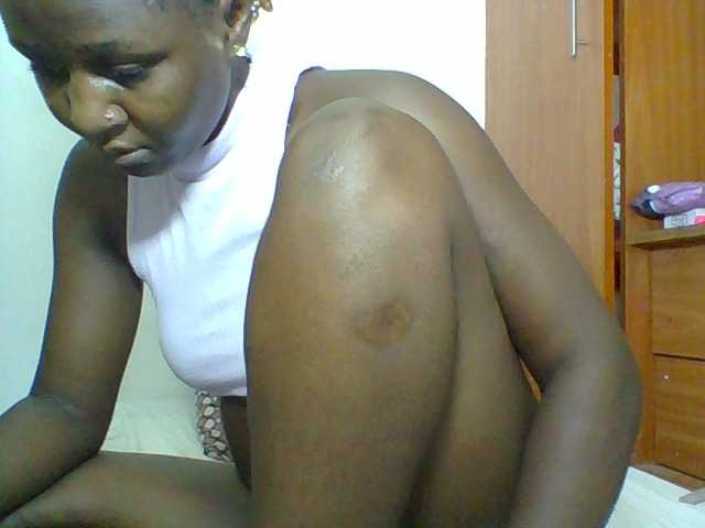 Chocolateskin4 live cam on BongaCams
