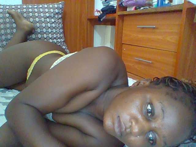 Chocolateskin4 live cam on BongaCams