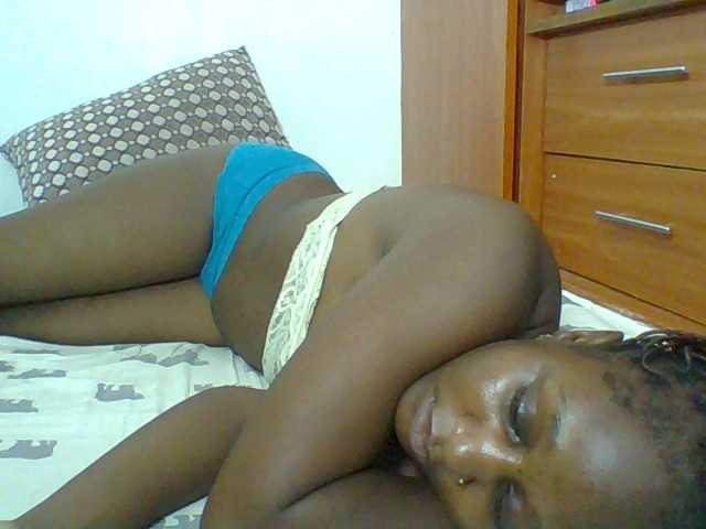 Chocolateskin4 live cam on BongaCams