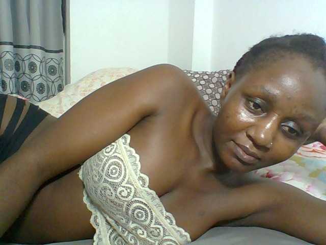 Chocolateskin4 live cam on BongaCams