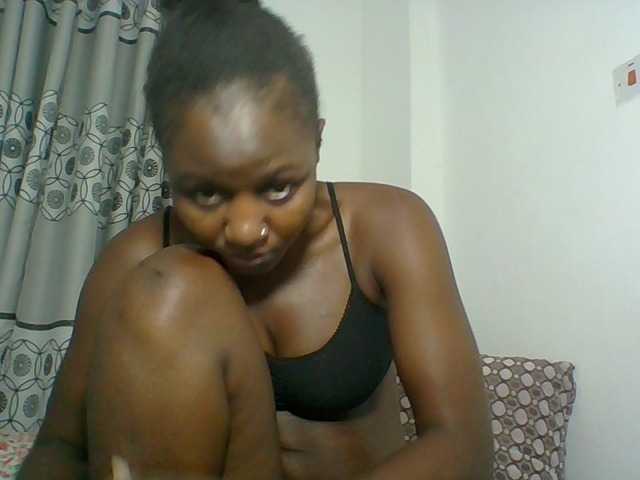Chocolateskin4 live cam on BongaCams