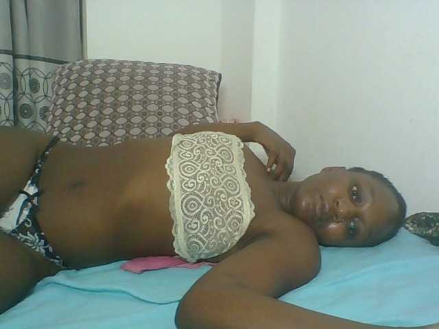 Chocolateskin4 live cam on BongaCams