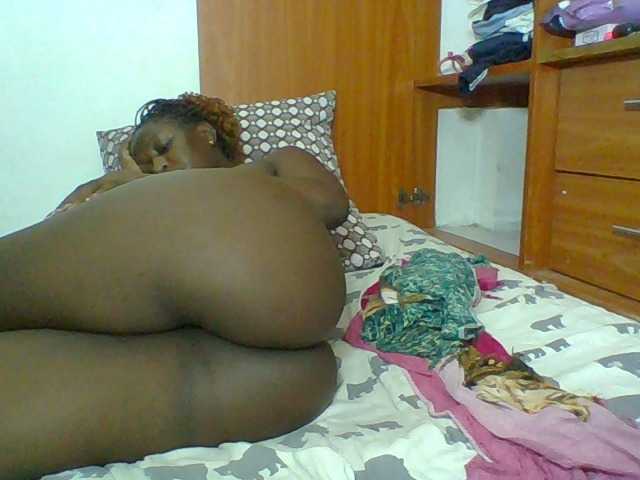 Chocolateskin4 live cam on BongaCams