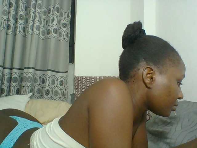 Chocolateskin4 live cam on BongaCams