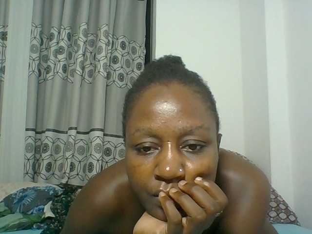 Chocolateskin4 live cam on BongaCams