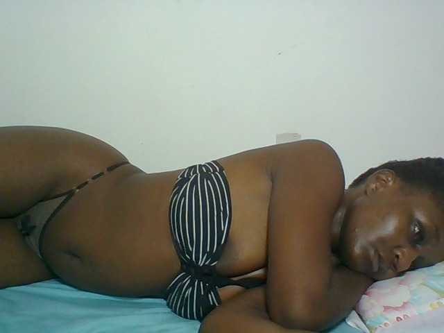 Chocolateskin4 live cam on BongaCams