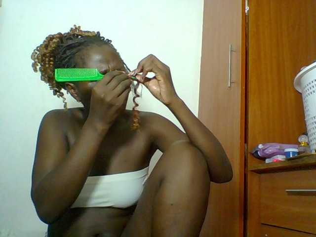 Chocolateskin4 live cam on BongaCams
