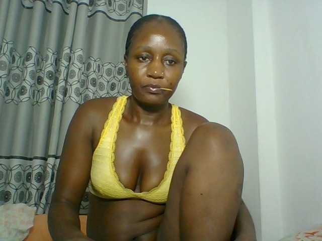 Chocolateskin4 cam en directo en BongaCams