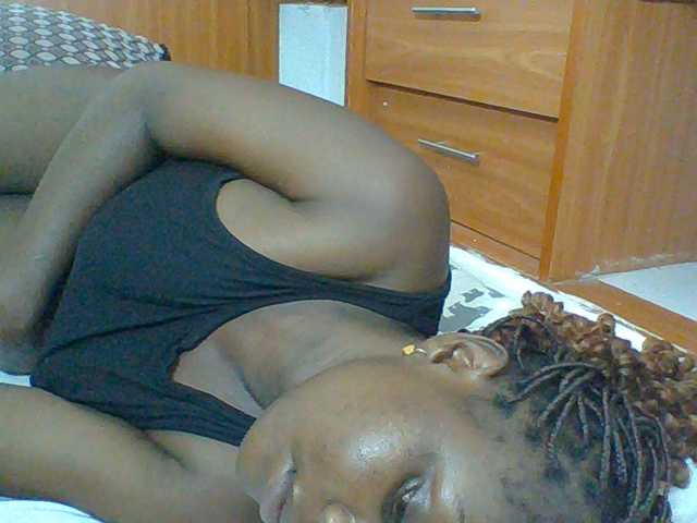 Chocolateskin4 live cam on BongaCams