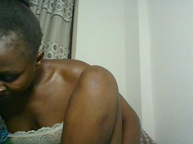 Chocolateskin4 live cam on BongaCams