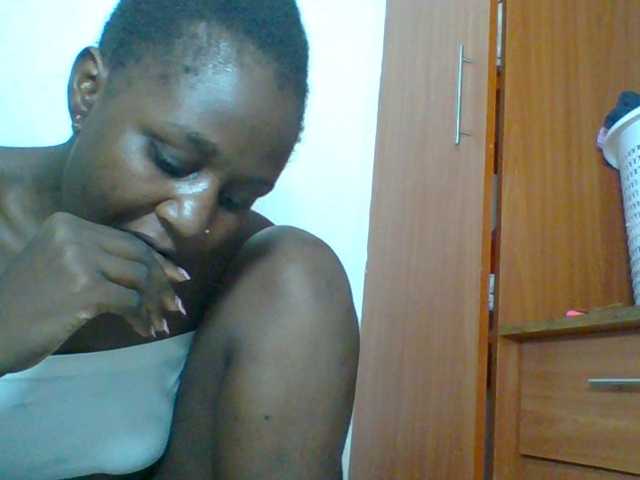Chocolateskin4 live cam on BongaCams