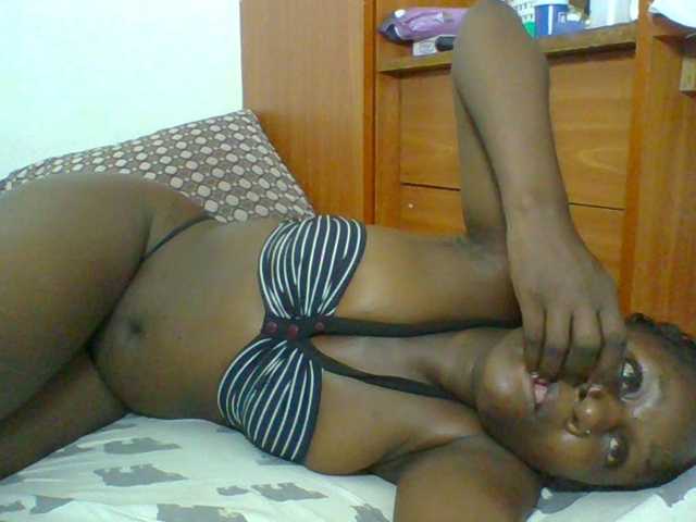 Chocolateskin4 live cam on BongaCams