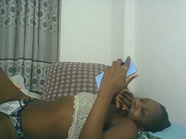 Chocolateskin4 live cam on BongaCams