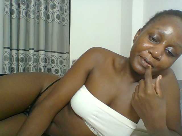 Chocolateskin4 live cam on BongaCams