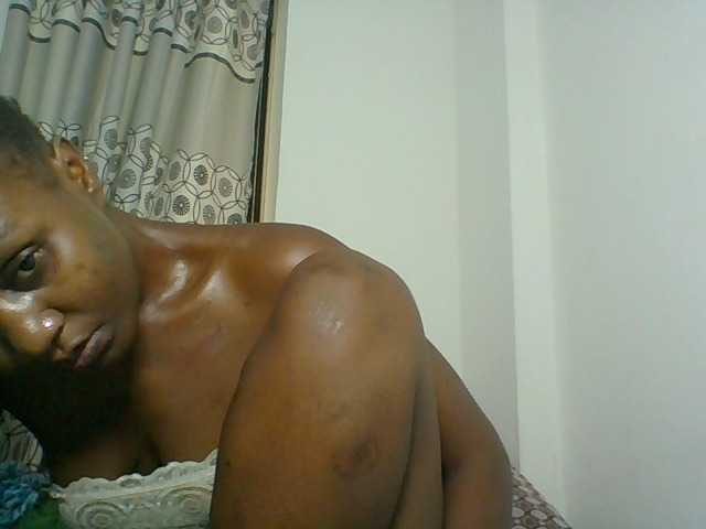 Chocolateskin4 live cam on BongaCams