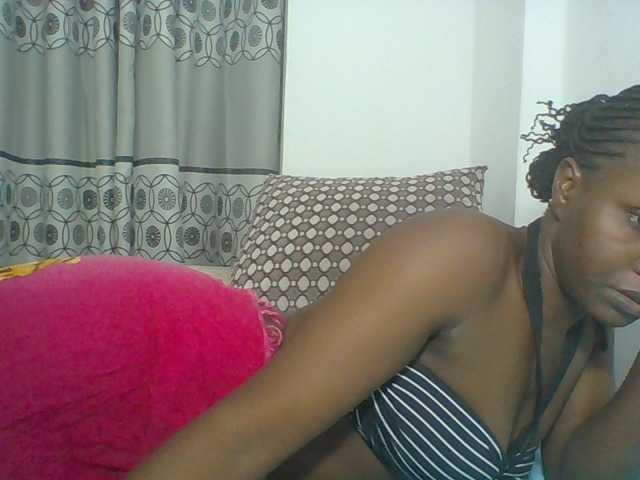 Chocolateskin4 live cam on BongaCams