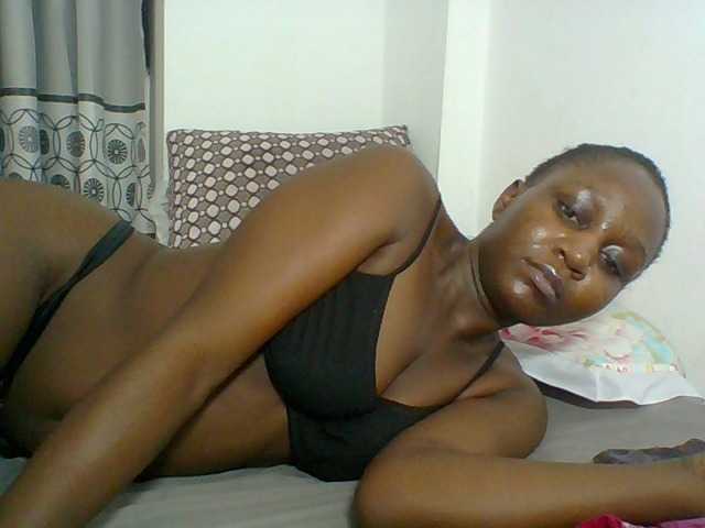 Chocolateskin4 live cam on BongaCams