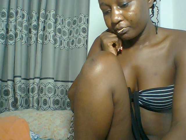 Chocolateskin4 live cam on BongaCams